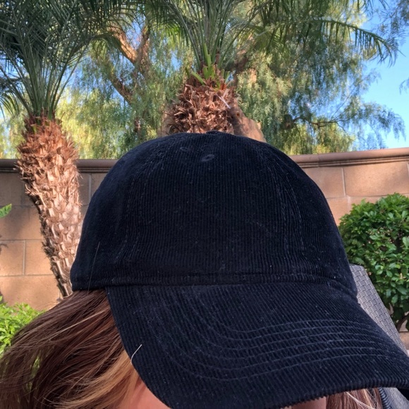 black hat - Picture 2 of 4